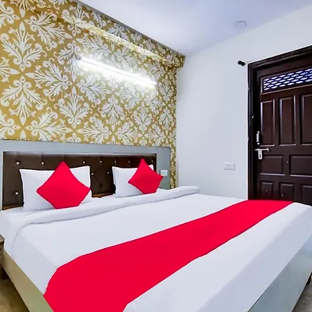 Hotel Near Hauz Khas Fort